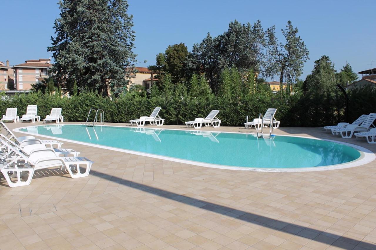 Casa Di Chiara Apartment Peschiera del Garda Luaran gambar